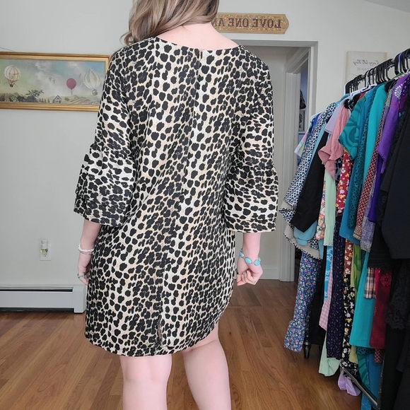 🌈 SOLD 🌈 Modern cheetah leopard bell sleeves dress - Belongsci - Picture 4 of 6